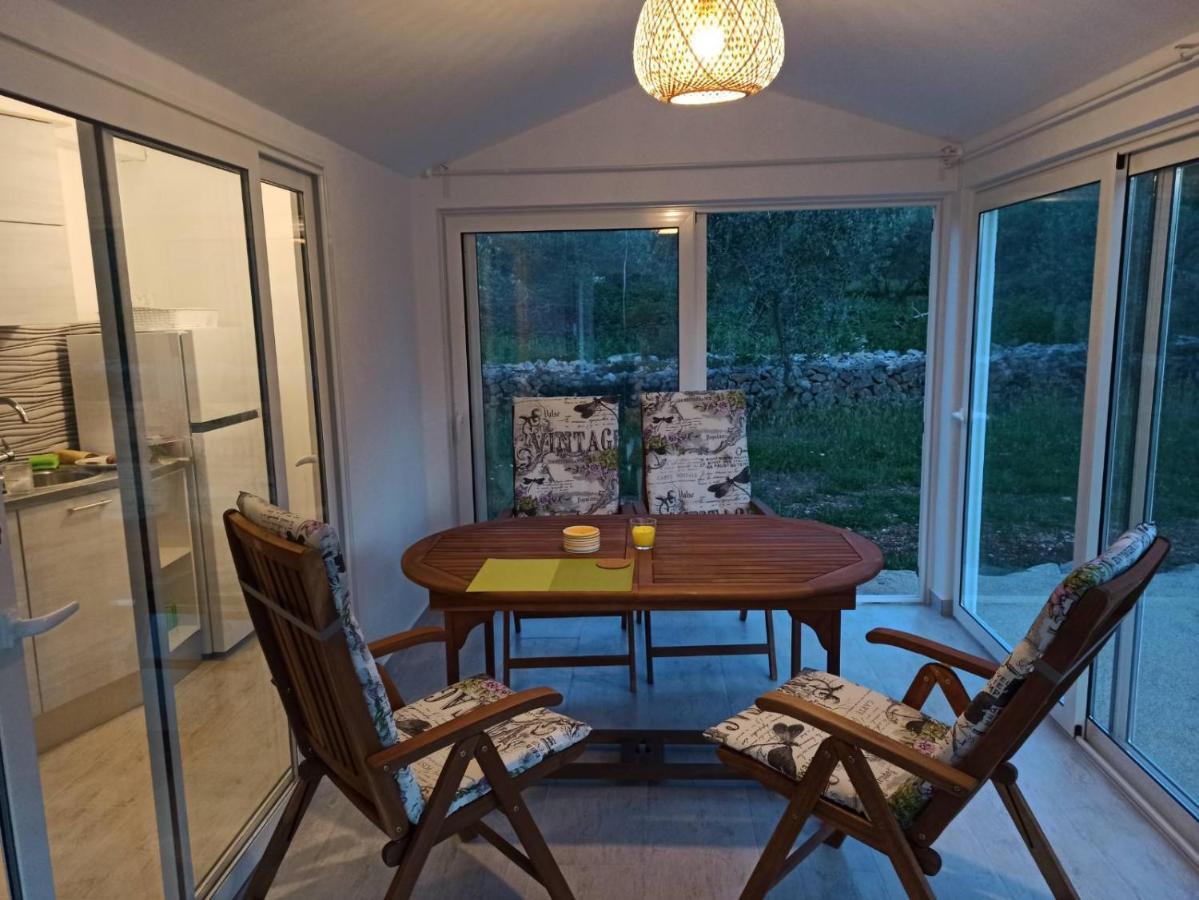 Holiday House Vela Vrta Sveti Ivan Dobrinjski Eksteriør bilde